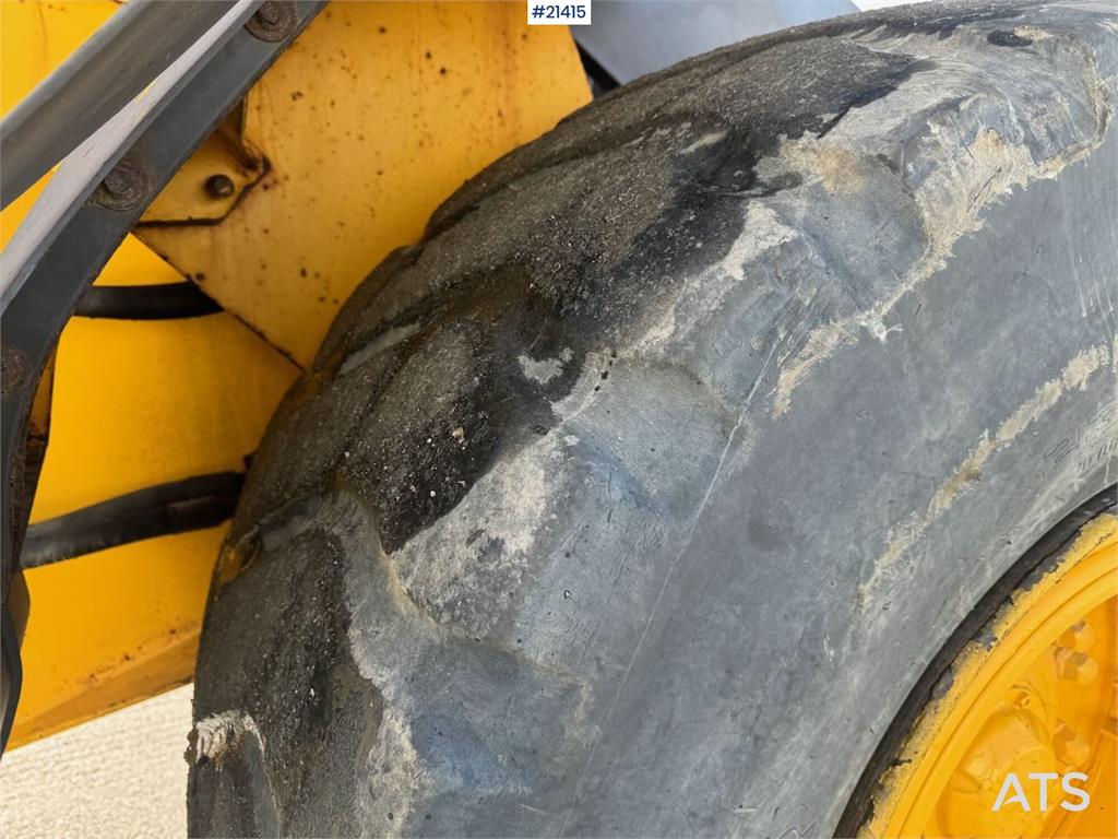 Volvo L110E Wheel Loader w/ Bucket WATCH VIDEO 2004 21415 L110E Wheel Loader w/ Bucket WATCH VIDEO 2004 1 Wheel Loaders im...