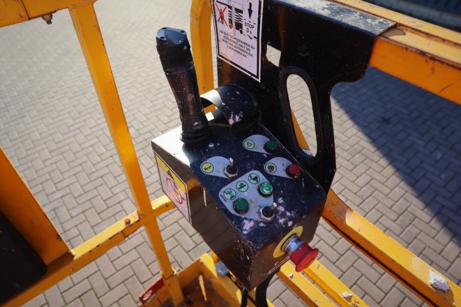 Haulotte Compact 10 Electric, 10m Working Height, 450kg Cap 2011 HAULOTTE - Compact 10 - 61861 Compact 10 Electric, 10m Wo...