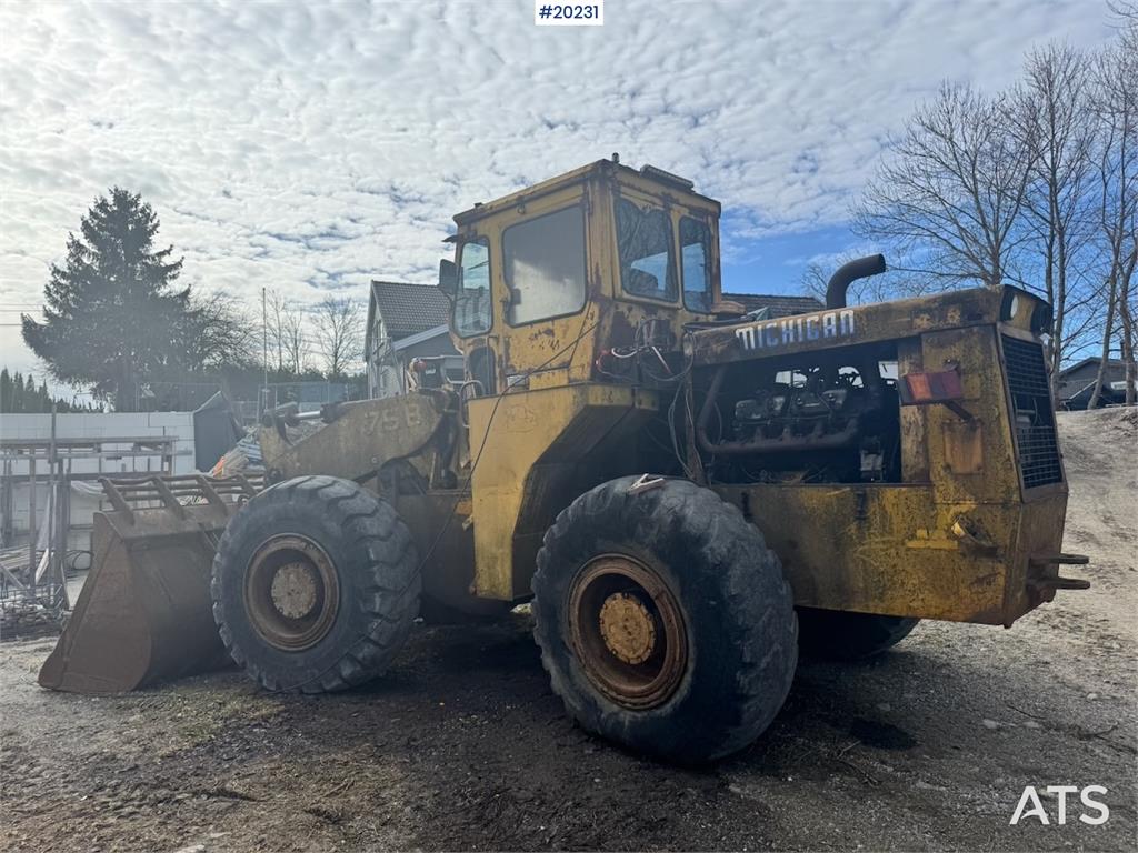 Michigan 75B 1980 20231 MICHIGAN 75B 1980 1 Wheel Loaders image 3