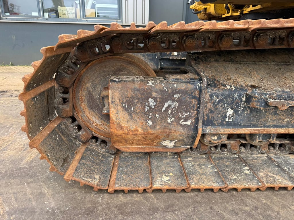 Caterpillar 320FL incl. 3 x Bucket 2017 00033459 320FL incl. 3 x Bucket 2017 1 image 14