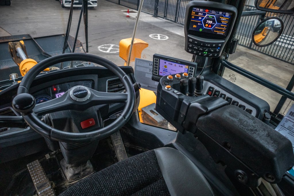 HYUNDAI HL955XT 2019 E61353 HL955XT 2019 1 image 10