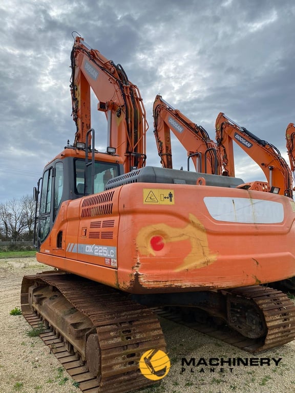 Heavy machinery product image - Image 4 of 11