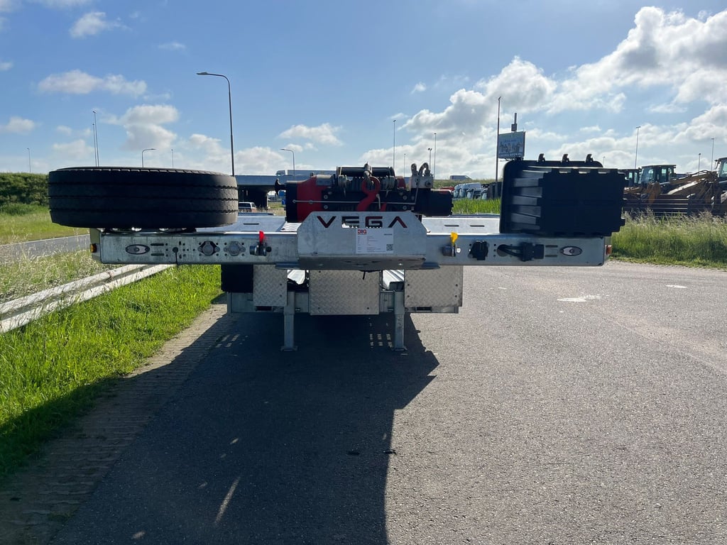 VEGA Trailer PROMAX 3 axle trucktransporter direct rijden!!!!!!!!!!! 2024 00032298 VEGA Trailer PROMAX 3 axle trucktranspo...