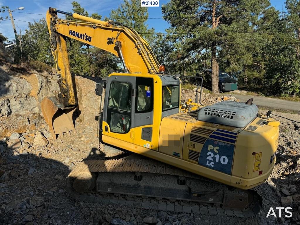Komatsu PC210LC-8 Crawler Excavator w/ 2 Buckets, Tilt and 2013 21438 PC210LC-8 Crawler Excavator w/ 2 Buckets, Tilt and 2...