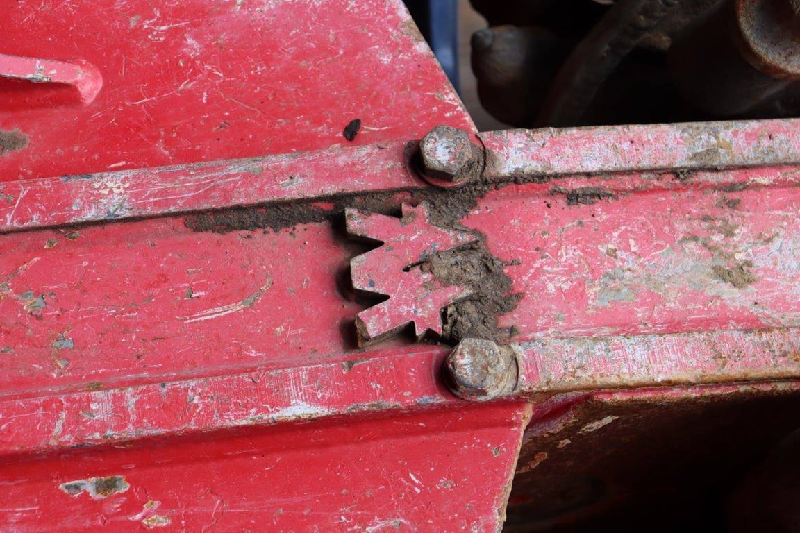 Heavy machinery product image - Image 12 of 14