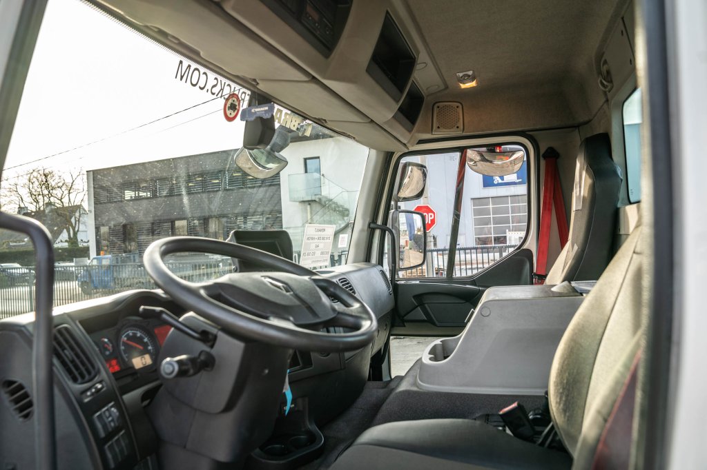 RENAULT D19 280 DXI+DHOLLANDIA 2017 E63380 Renault D19 280 DXI+DHOLLANDIA 2017 1 image 12