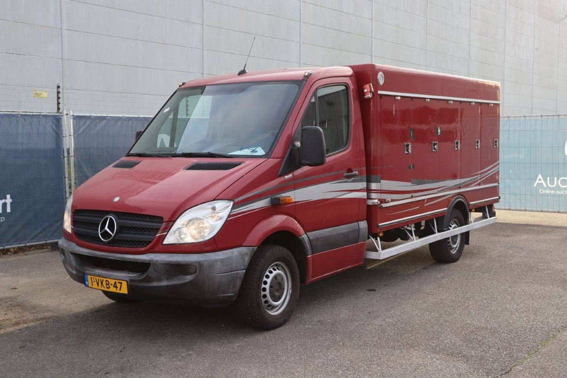 Mercedes-Benz 313CDI Diesel Box Truck 2010 2010 313CDI 2010 1 image 9