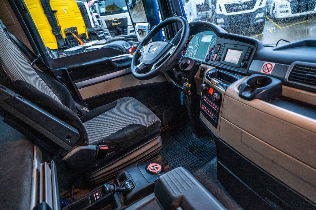 MAN TGX 18.420 XL BLS+INTARDER+HYDR. 2017 E64741 TGX 18.420 XL BLS+INTARDER+HYDR. 2017 1 image 14