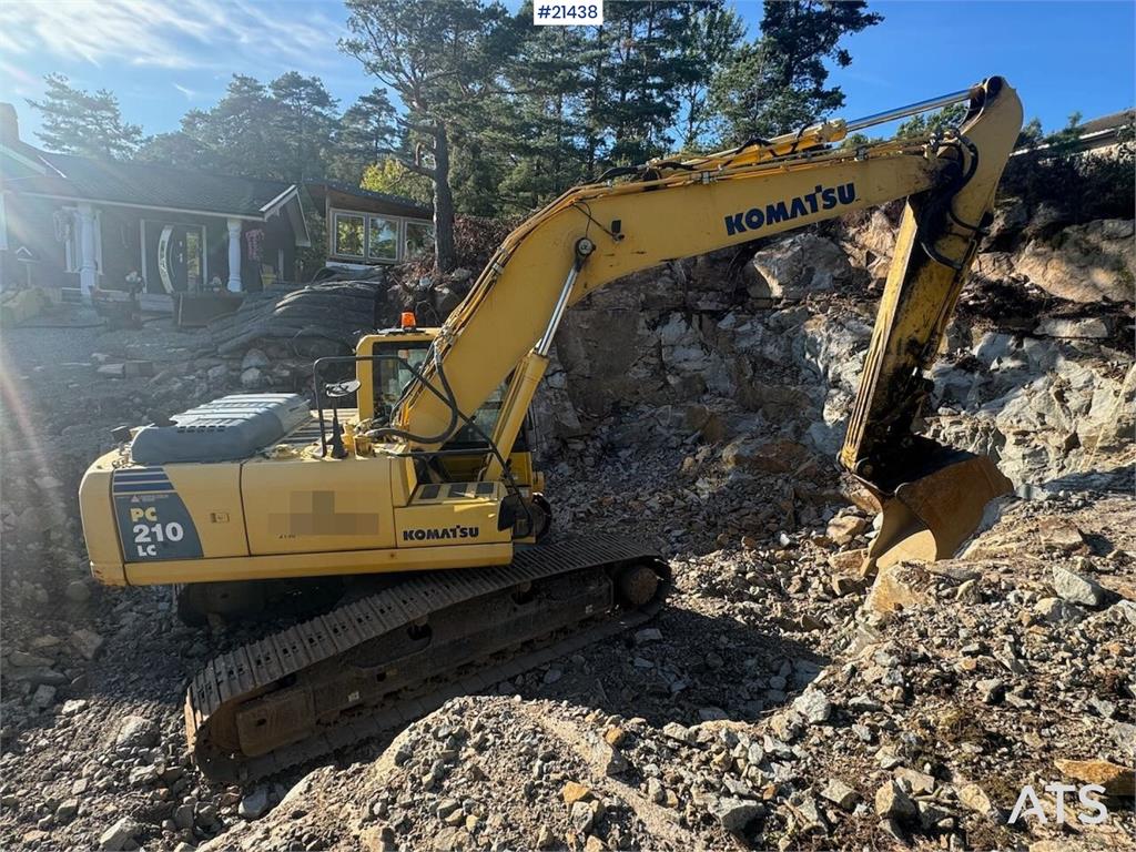 Komatsu PC210LC-8 Crawler Excavator w/ 2 Buckets, Tilt and 2013 21438 PC210LC-8 Crawler Excavator w/ 2 Buckets, Tilt and 2...