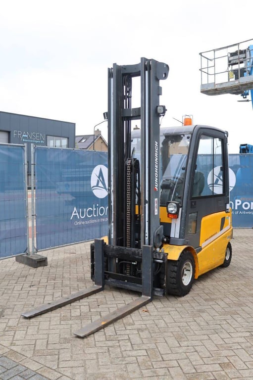Forklift Jungheinrich EFG430 Electric 1960kg 5m EFG430 1 Forklift image 9