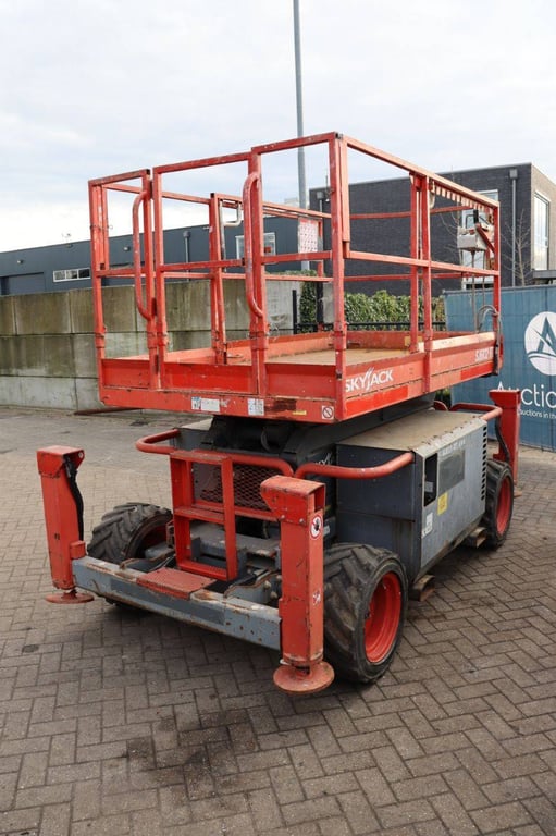 Scissor lift Skyjack SJ6832 RT Diesel 12m 2015 2015 SJ6832 RT 2015 1 Scissor Lifts image 6