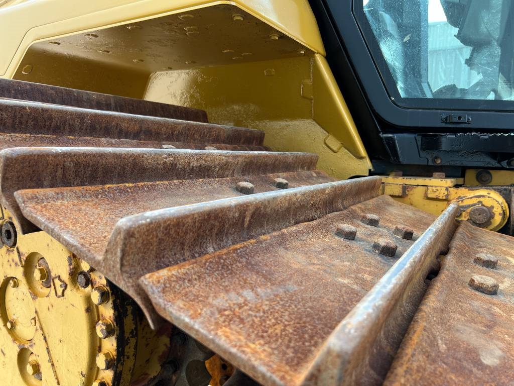 CAT D6N LGP 2016 208862 D6N LGP 2016 1 Dozers image 13