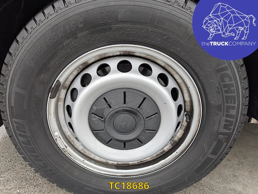 MAN TGE 180 - BOX 2021 TC18686 TGE 180 - BOX 2021 1 image 12