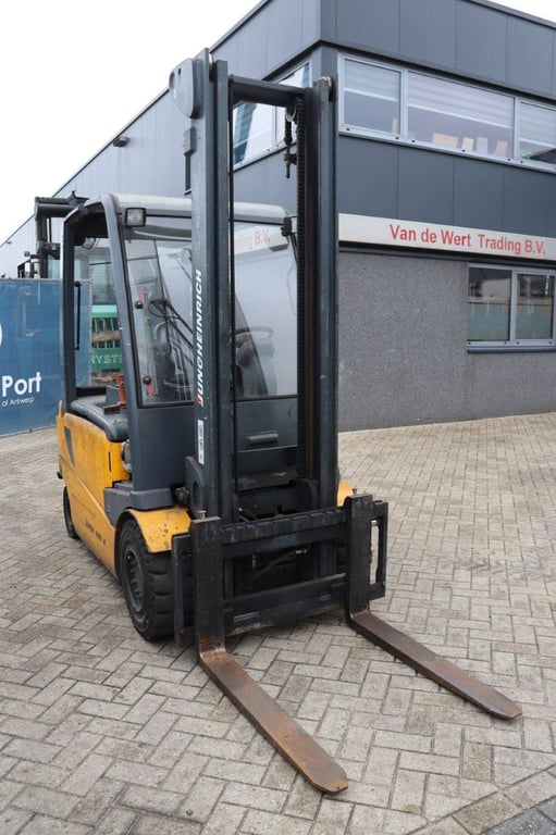 Forklift Jungheinrich EFG430 Electric 3000kg 4.0m 2010 2010 EFG 430 2010 1 Forklift image 7