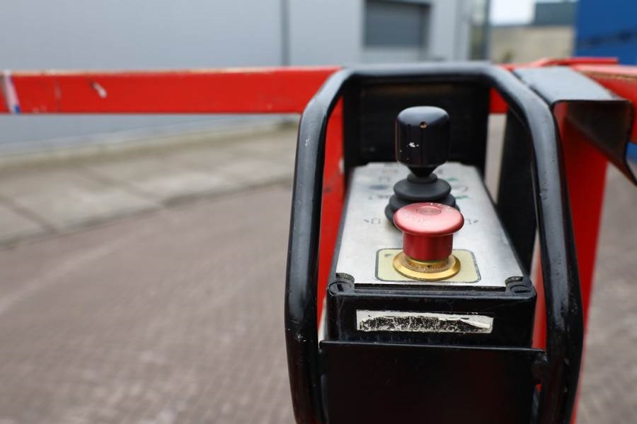 Holland Lift Ecostar HL-7814 Electric, 10m Working Height, 450k 2011 HOLLAND LIFT - Ecostar HL-7814 - 63503 Holland lift E...