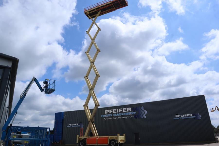 JLG SL320-30 Diesel, 4x4 Drive, 34m Working Height, 14 2007 JLG - SL320-30 - 90094 SL320-30 Diesel, 4x4 Drive, 34m Working...
