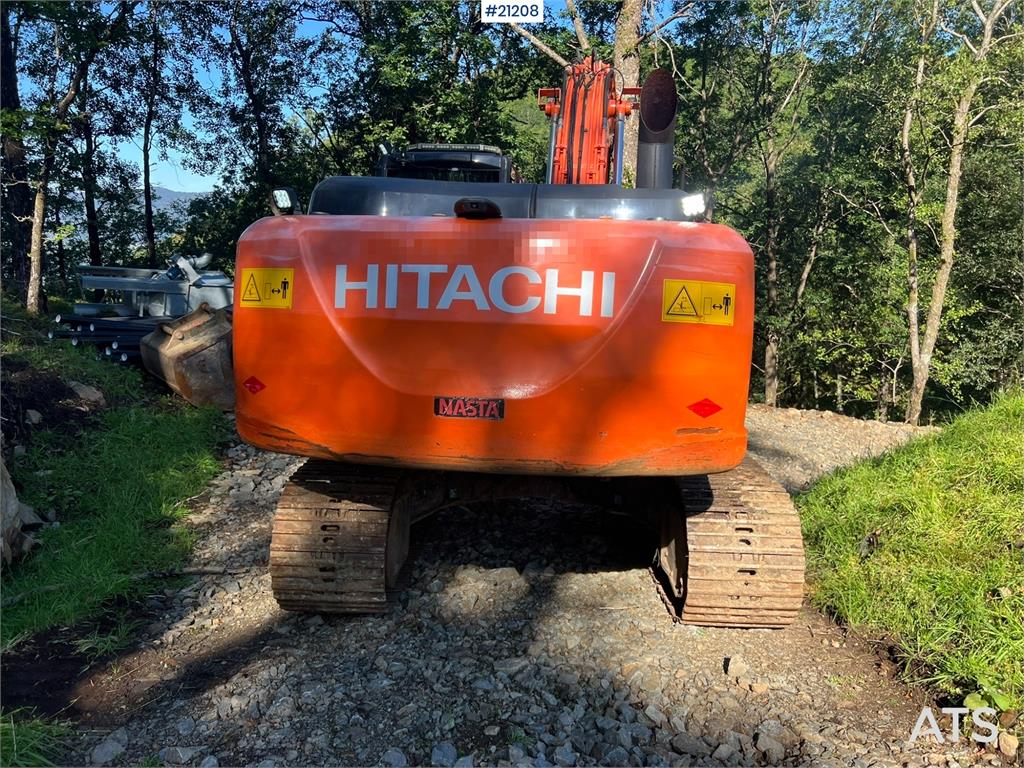Hitachi zx190lc-5B excavator w/ rototilt, sanding bucket, 2016 21208 zx190lc-5B excavator w/ rototilt, sanding bucket, 201...