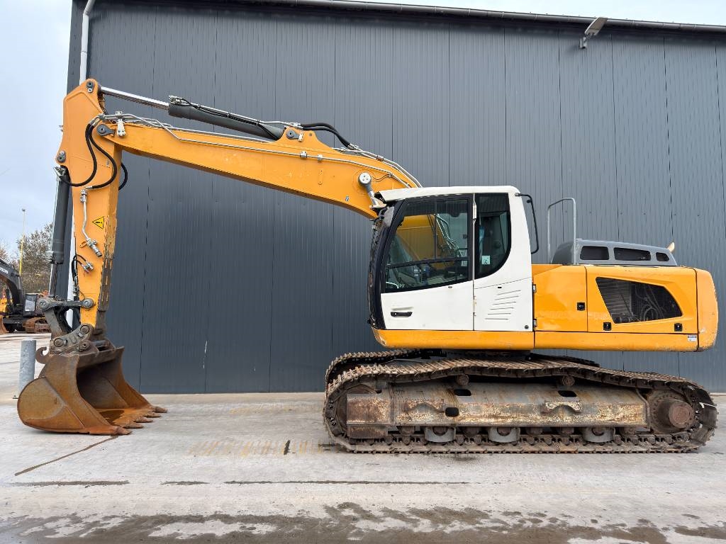 Liebherr R922 SLC 2014 209528 R922 SLC 2014 1 Crawler Excavators image 2