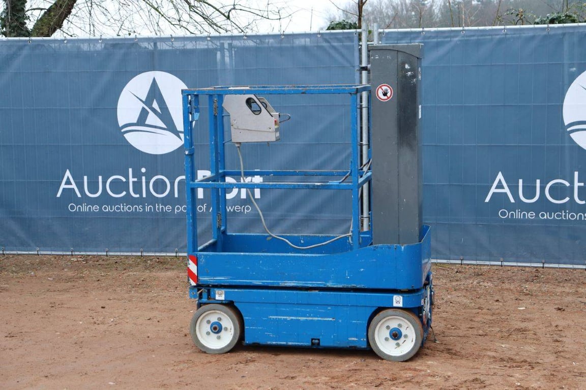 Skyjack SJ12 Electric Mast Lift 5.6m 2015 2015 SJ12 2015 1 image 3