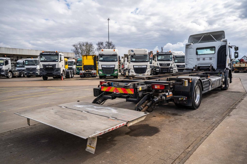 RENAULT PREMIUM 340 DXI // HAYON RETRACT 2013 E63383 Renault PREMIUM 340 DXI // HAYON RETRACT 2013 1 image 7