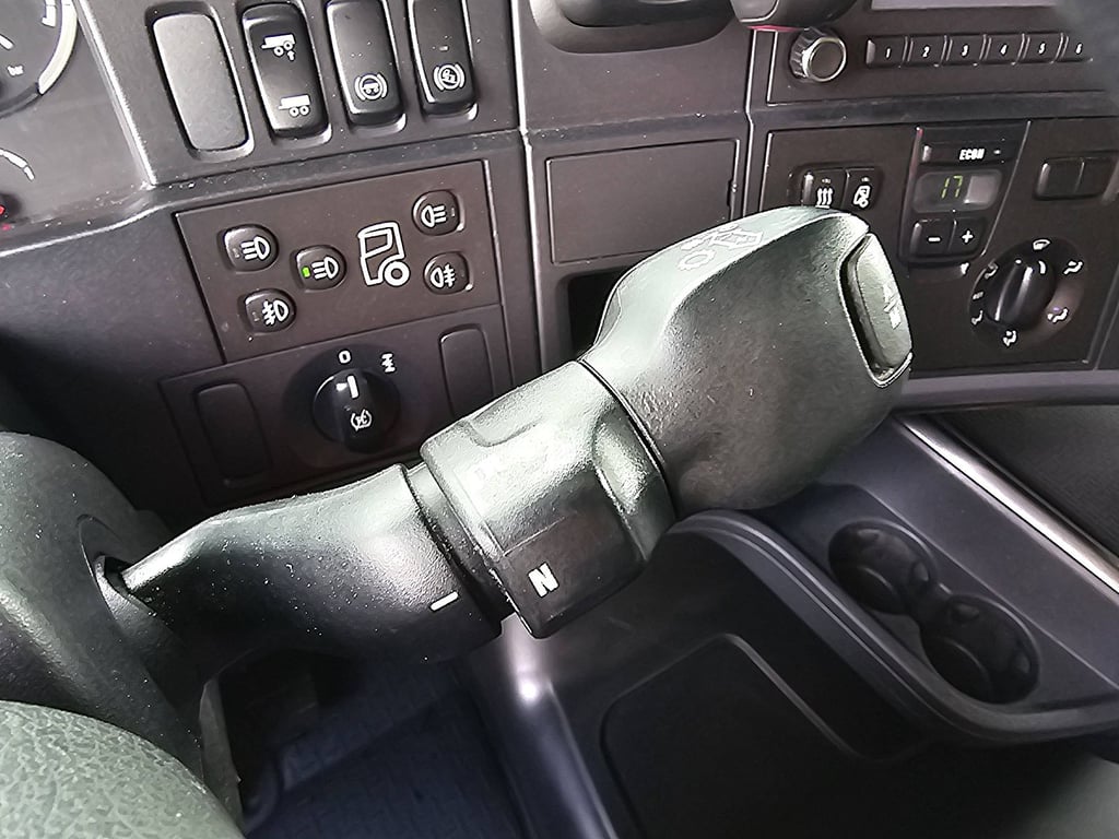 Heavy machinery product image - Image 12 of 16