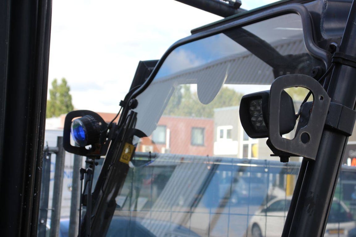 Forklift Linde E40H-01/600 Electric 4000kg 4.2m 2016 2016 E40H-01/600 2016 1 Forklift image 12