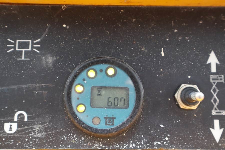 Haulotte Compact 10 Electric, 10m Working Height, 450kg Cap 2011 HAULOTTE - Compact 10 - 61668 Compact 10 Electric, 10m Wo...