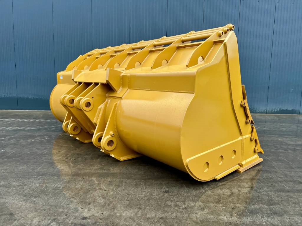 CAT 980 incl. cutting edge + side protectors 2025 907269 980 incl. cutting edge + side protectors 2025 0 image 2
