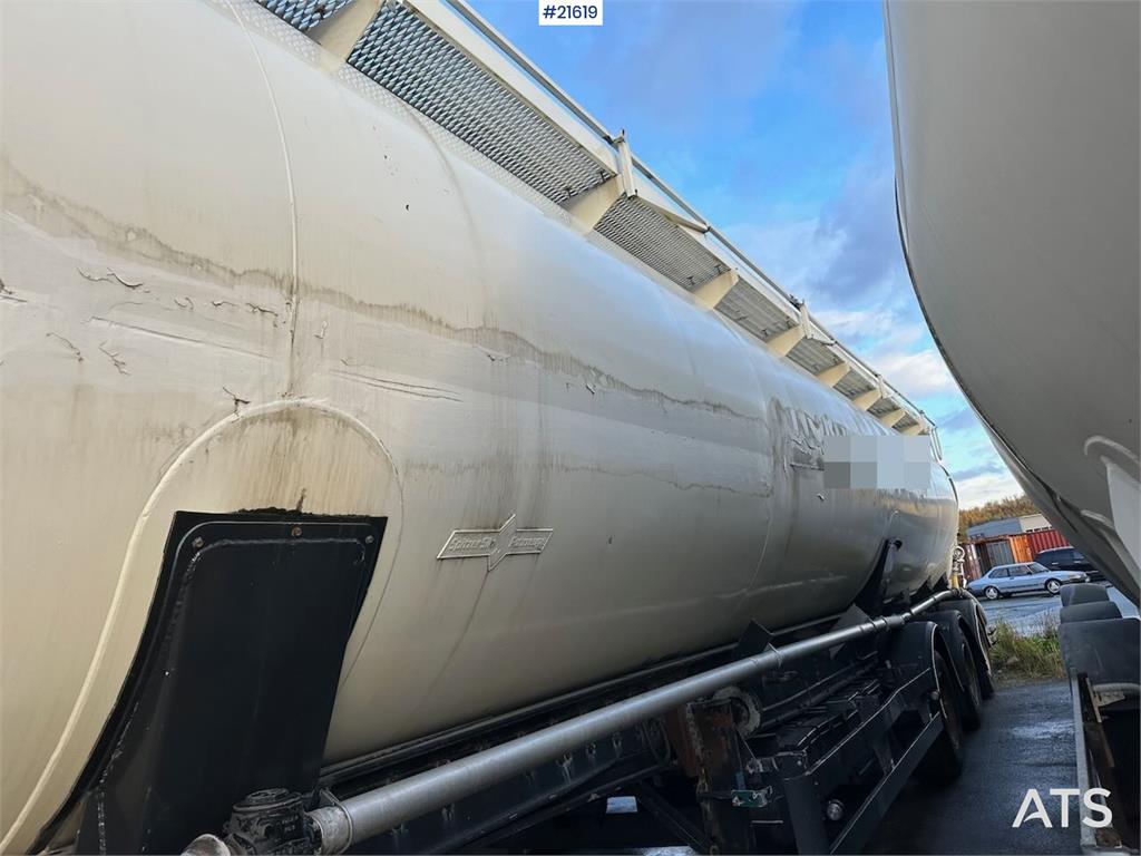 Spitzer silo trailer, 3-axle bulk trailer. 1996 21619 SPITZER silo trailer, 3-axle bulk trailer. 1996 1 image 4