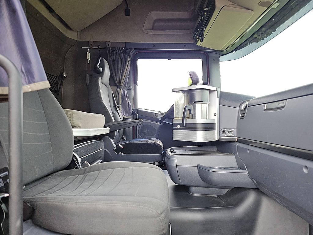 Heavy machinery product image - Image 7 of 16