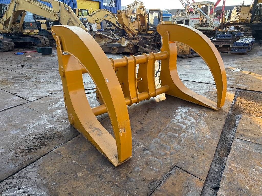 CAT 950 log forks clamp 2024 5287 CAT 950 log forks clamp 2024 1 image 3