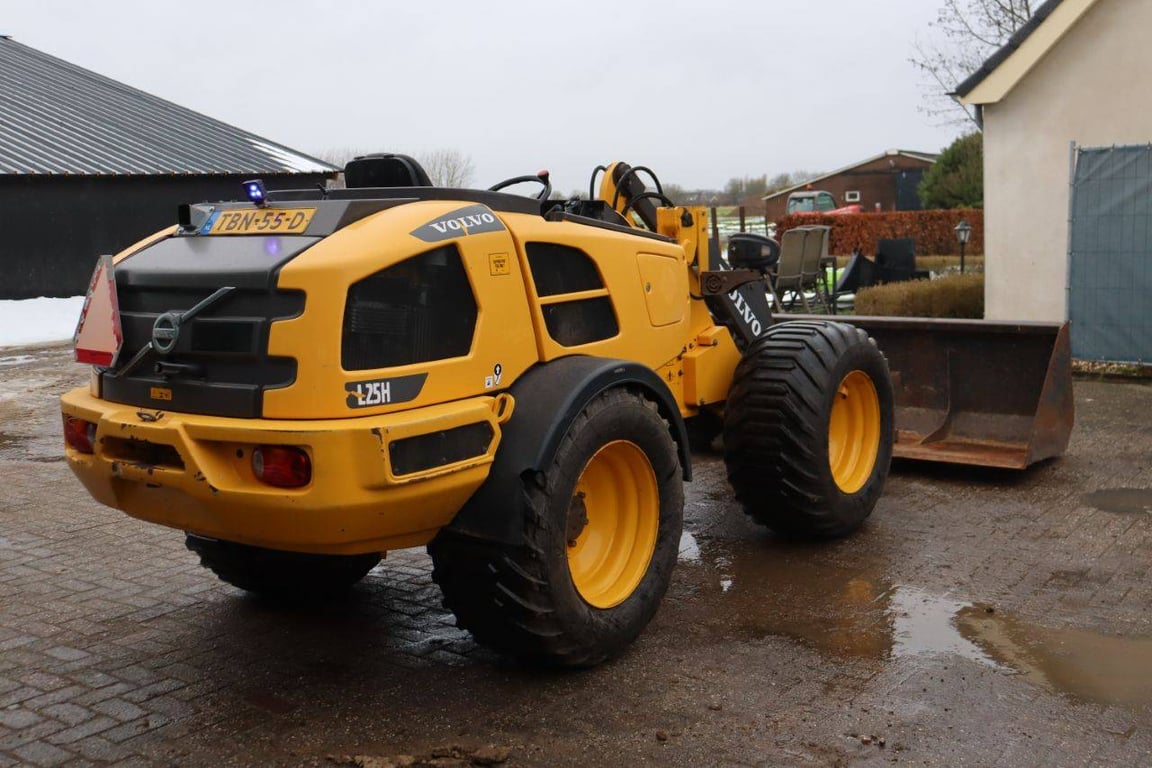 Wheel loader Volvo L25H Diesel 48kW 2019 2019 L25H 2019 1 image 6