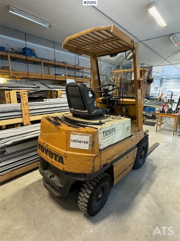 Toyota 3FB25 Electric Forklift 21265 3FB25 Electric Forklift 1 Forklift image 4