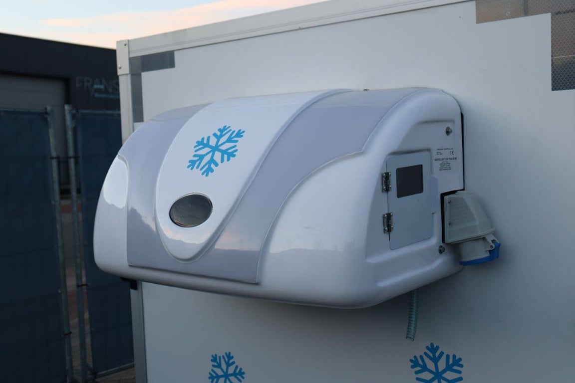 Closed refrigerated trailer 260x150cm 2025 New 2025 COBO 2025 0 image 15