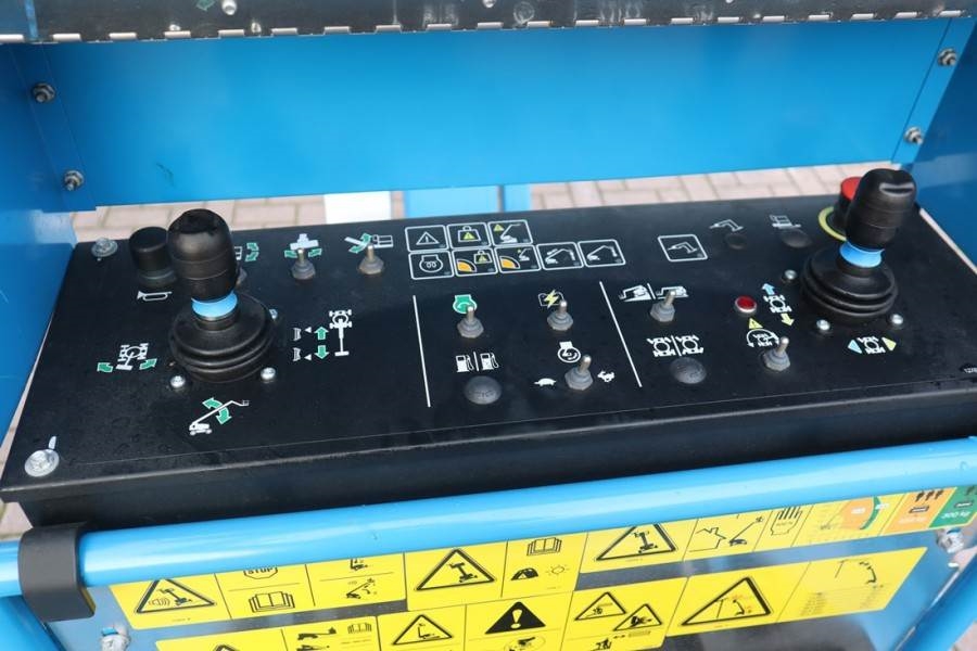 Genie S65XC Trax Valid inspection, *Guarantee! Diesel, 4 2022 GENIE - S65XC Trax - 61348 S65XC Trax Valid inspection, *Gua...