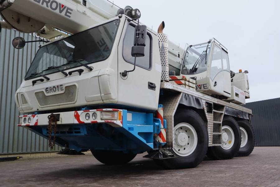 Grove GMK3055 Diesel, 6x6x6, 55t Capacity, 43m Main Boom 2008 GROVE - GMK3055 - 90401 GMK3055 Diesel, 6x6x6, 55t Capacity,...