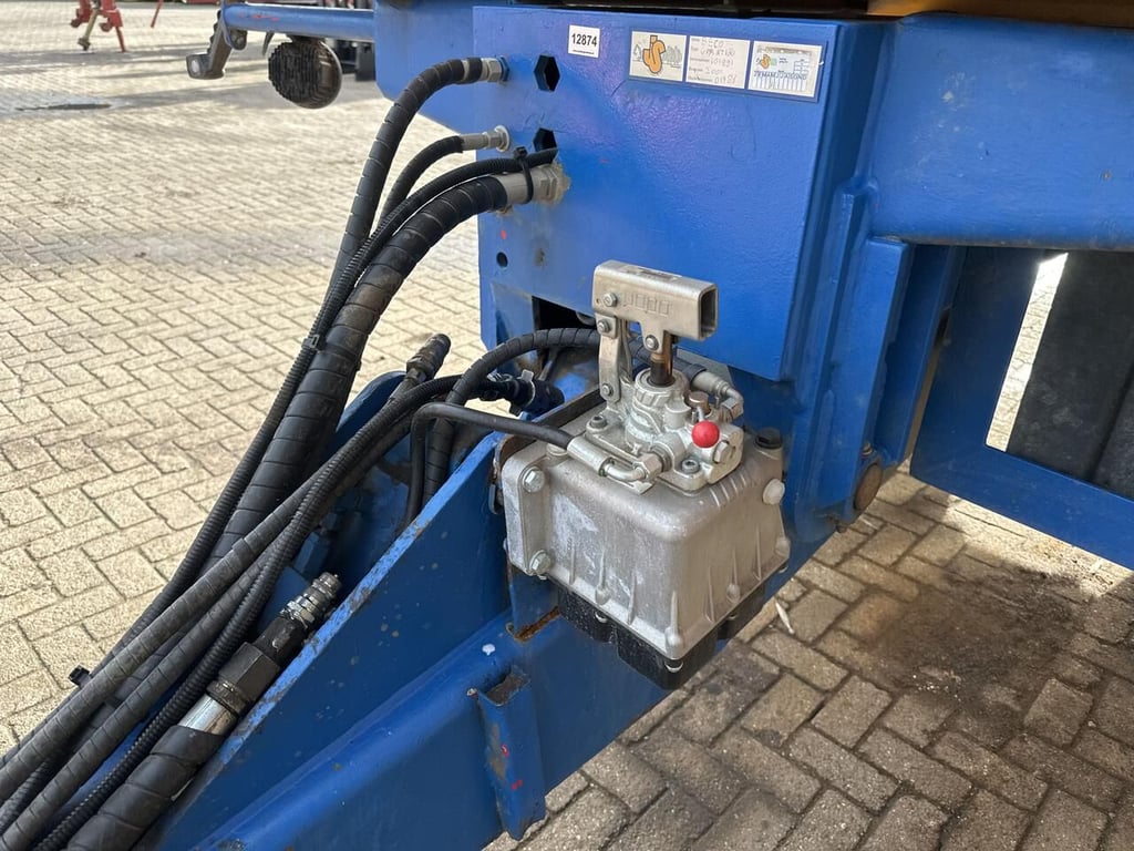 Heavy machinery product image - Image 6 of 13