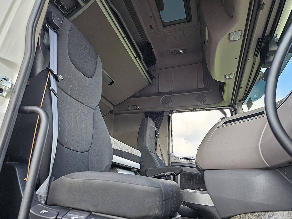 Heavy machinery product image - Image 7 of 16