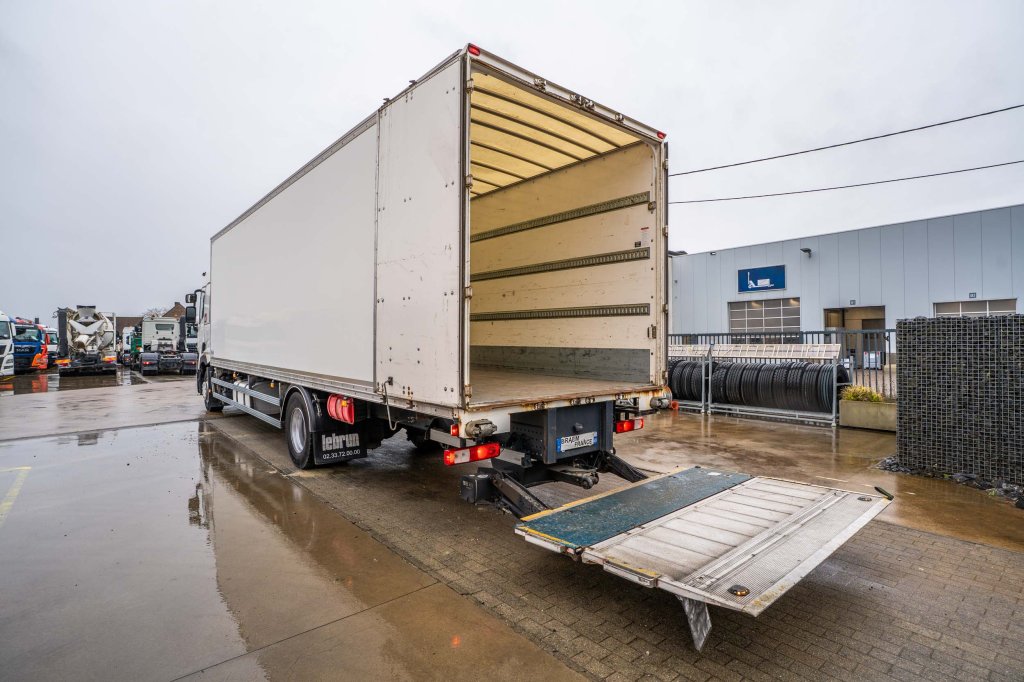 RENAULT T 380 DXI 2016 E63639 Renault T 380 DXI 2016 1 image 11
