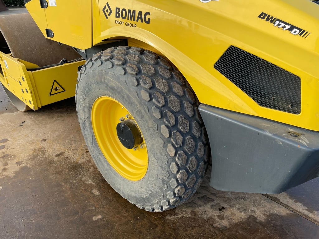 Heavy machinery product image - Image 8 of 15