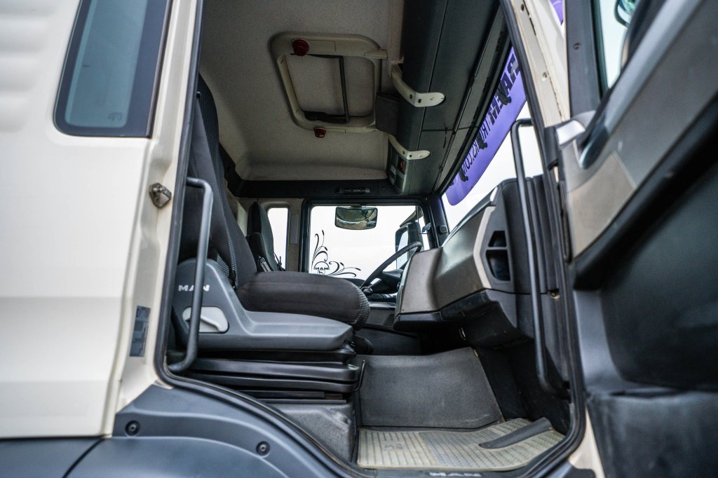 MAN TGS 33.440 BLS - MANUAL - BIG AXLES 2008 E64933 TGS 33.440 BLS - MANUAL - BIG AXLES 2008 1 image 13