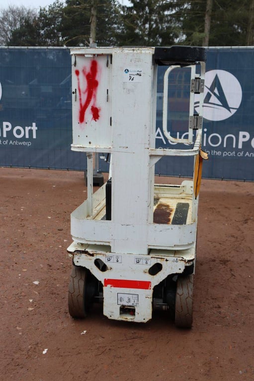 Mast lift 1230ES Electric 5.66m 2015 2015 1230ES 2015 1 image 5