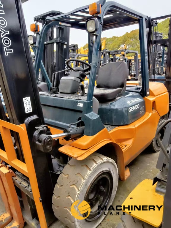 Toyota Forklift 5 Tons Good Quality For Sale 7FDA50 2019 1 Forklift image 3