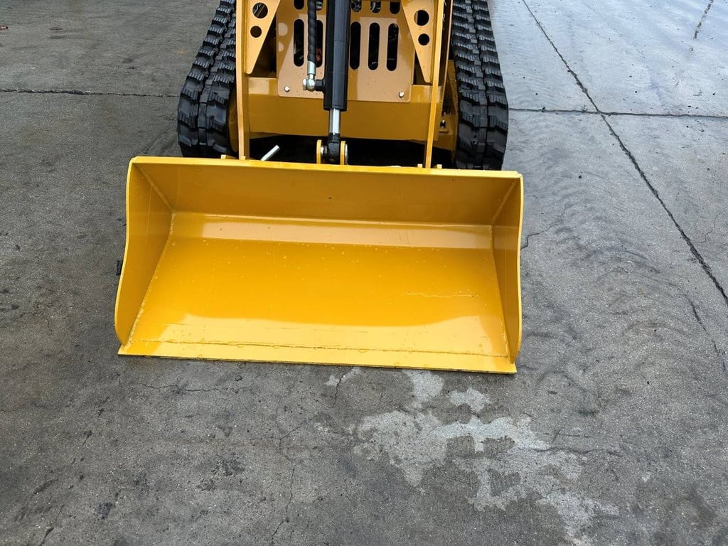 Skid Steer Loader IR IRL30 Petrol 2025 with Excavator Arm GIYI ZWB New 2025 IR IRL30 2025 0 image 13