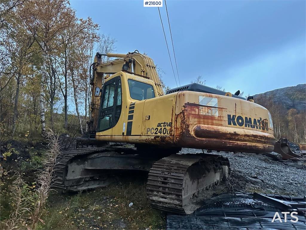 Komatsu PC240LC excavator. WATCH VIDEO. 2000 21600 PC240LC excavator. WATCH VIDEO. 2000 1 Crawler Excavators image 4