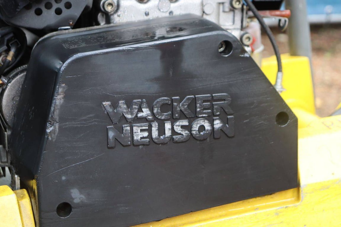 Vibrating plate Wacker Neuson DPU3050 Diesel 4.2kW 2016 2016 Neuson DPU3050 2016 1 image 9