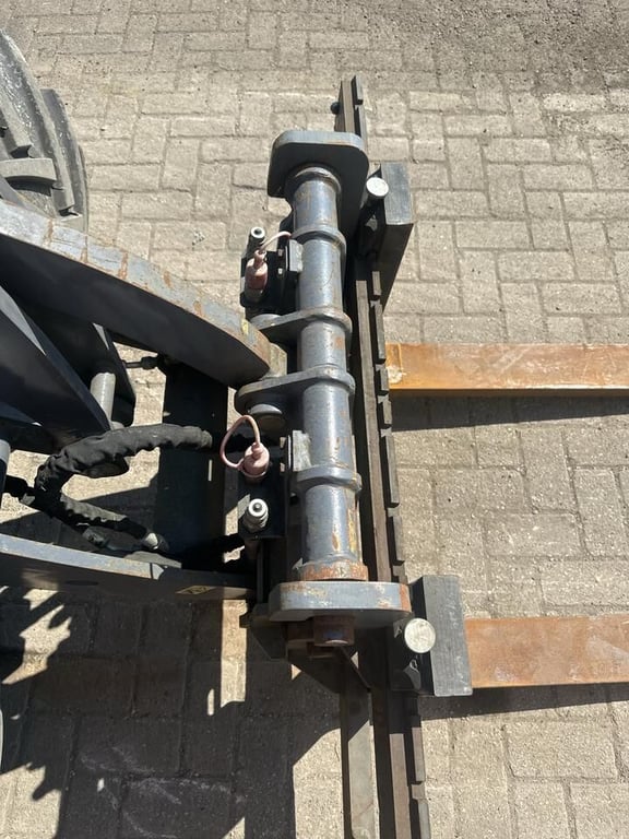 Eurotrac W13 CF 2020 12206 Eurotrac W13 CF 2020 1 image 7