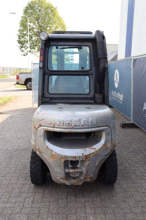 Forklift Nissan 30 Electric 3000kg 30 1 Forklift image 5