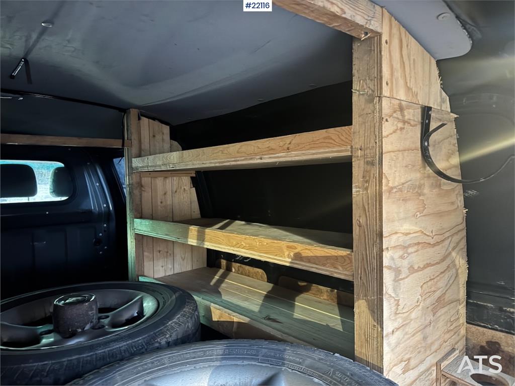 Toyota Hiace with interior shelving 2007 22116 Hiace with interior shelving 2007 1 Closed vans image 30