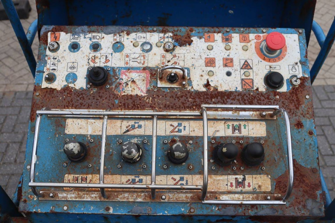 Telescopic aerial work platform Aichi SR18A Diesel 20m 2007 2007 SR18A 2007 1 image 11